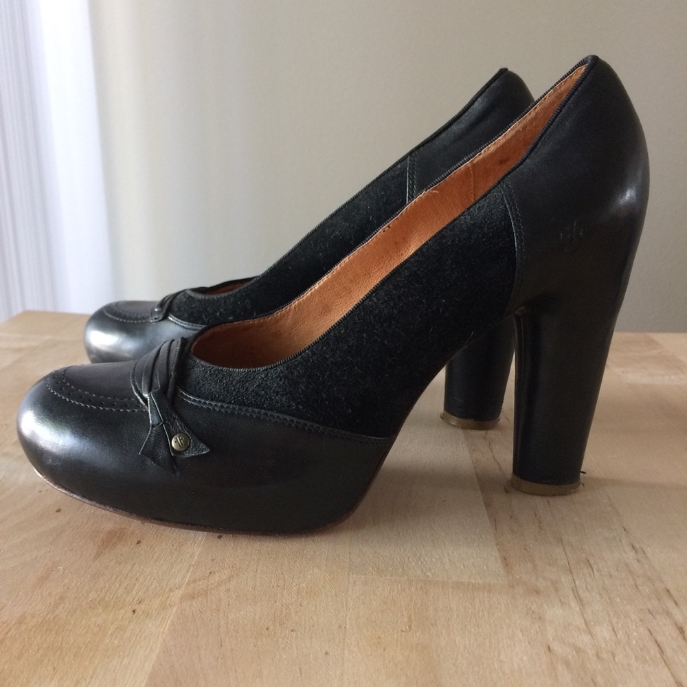 Frye Black Liv Shootie Pumps