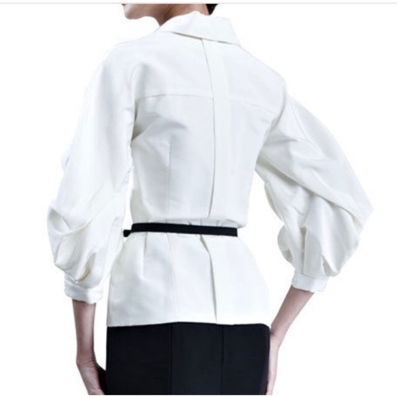 SOLD HP🎉 EUC Carolina Herrera Silk Faille Blouse - Picture 2 of 6