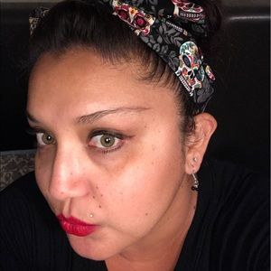 Meet your Posher, Nora