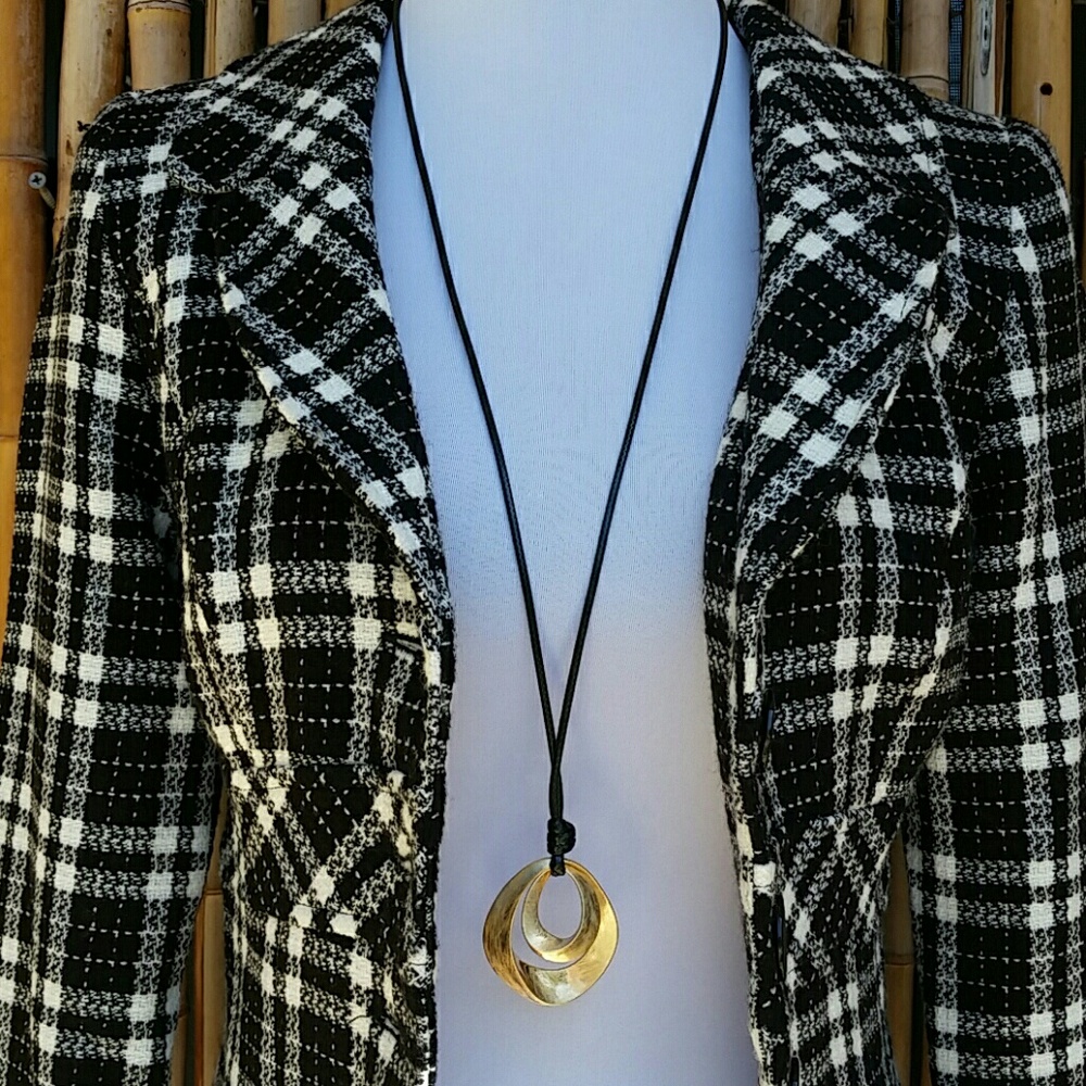 Golden Double Oval Pendant Necklace! - Picture 2 of 2