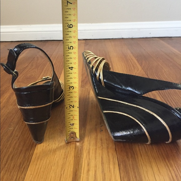 Unique gold wedge! - Picture 2 of 4