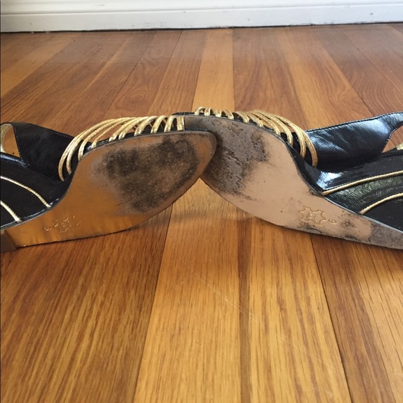 Unique gold wedge! - Picture 3 of 4