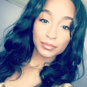 Meet your Posher, Sloane