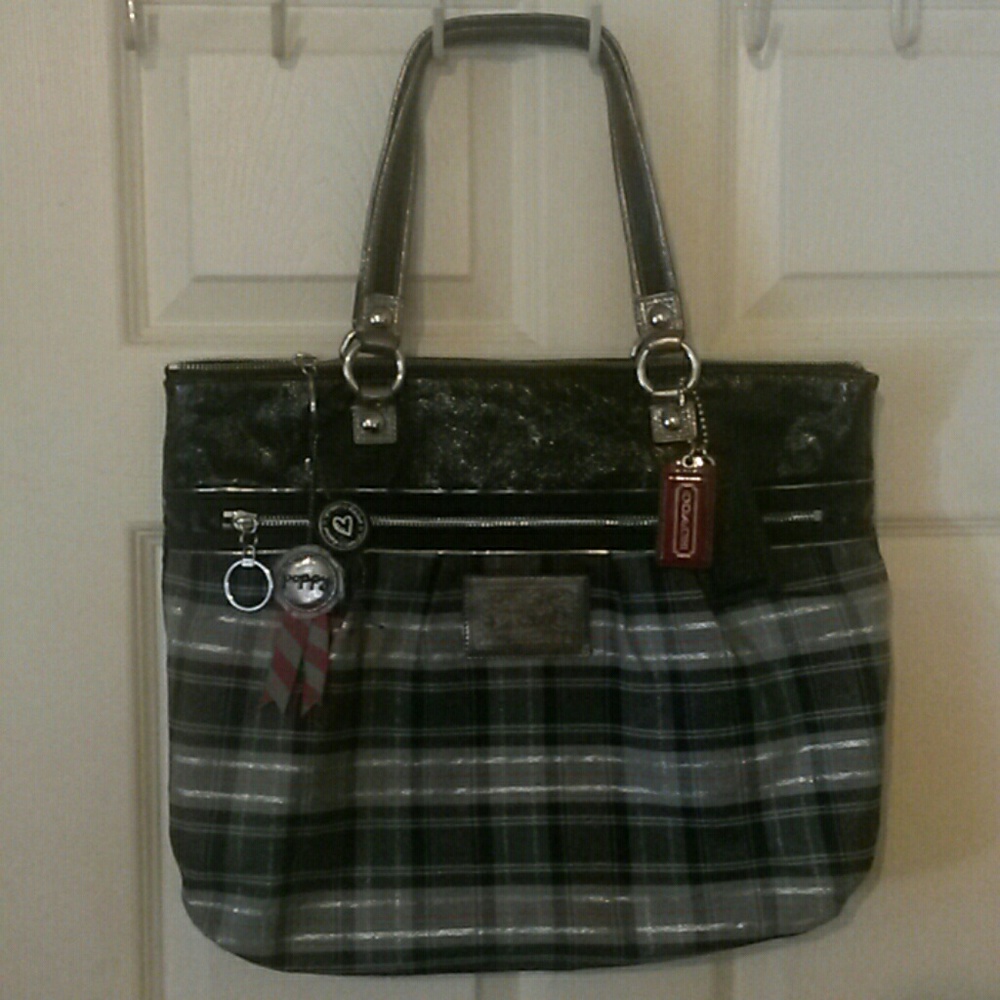 ☆SALE☆Authentic Coach Poppy Purse