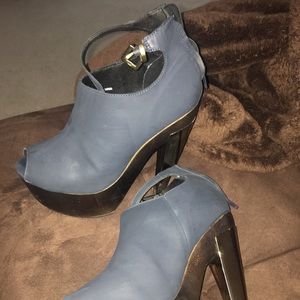 Platform navy blue with gold metallic high heel