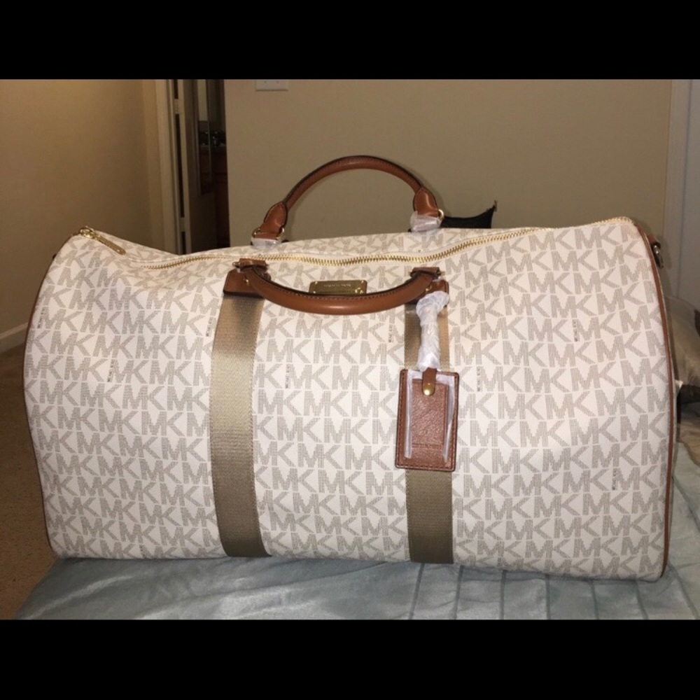 MK Xl Travel Duffle bag NWT 23"L x 12"H x 10"W