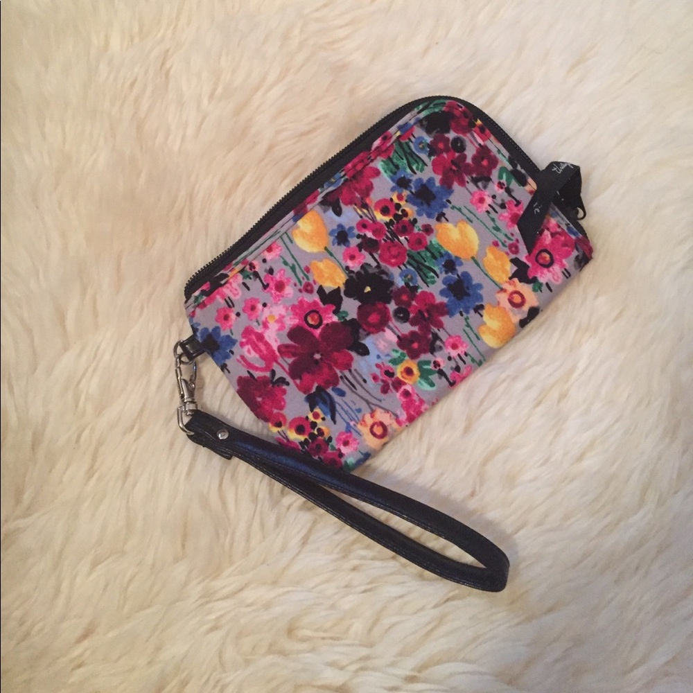 Thirty-one wristlet wallet