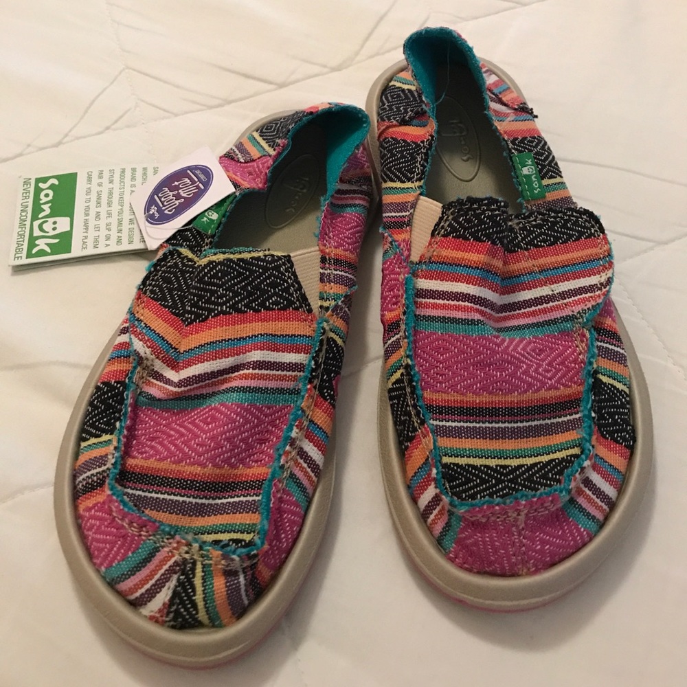 Girls Sanuks