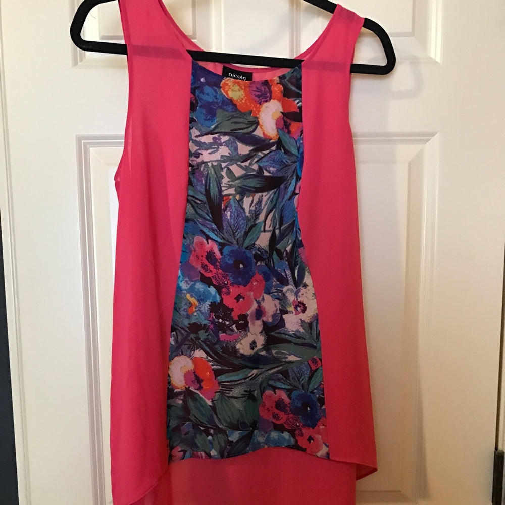 Hi/lo tropical blouse.