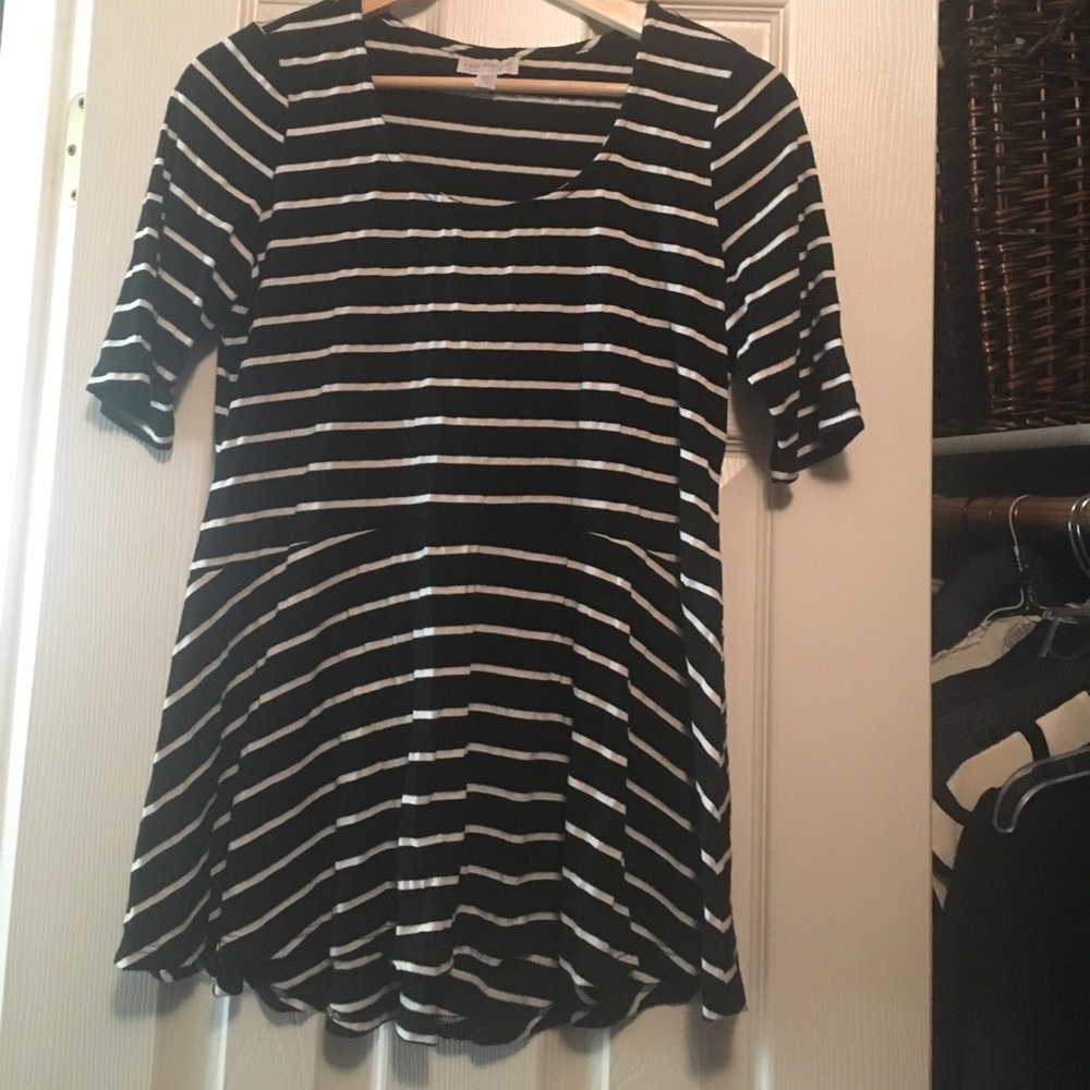 A Pea in the Pod maternity top