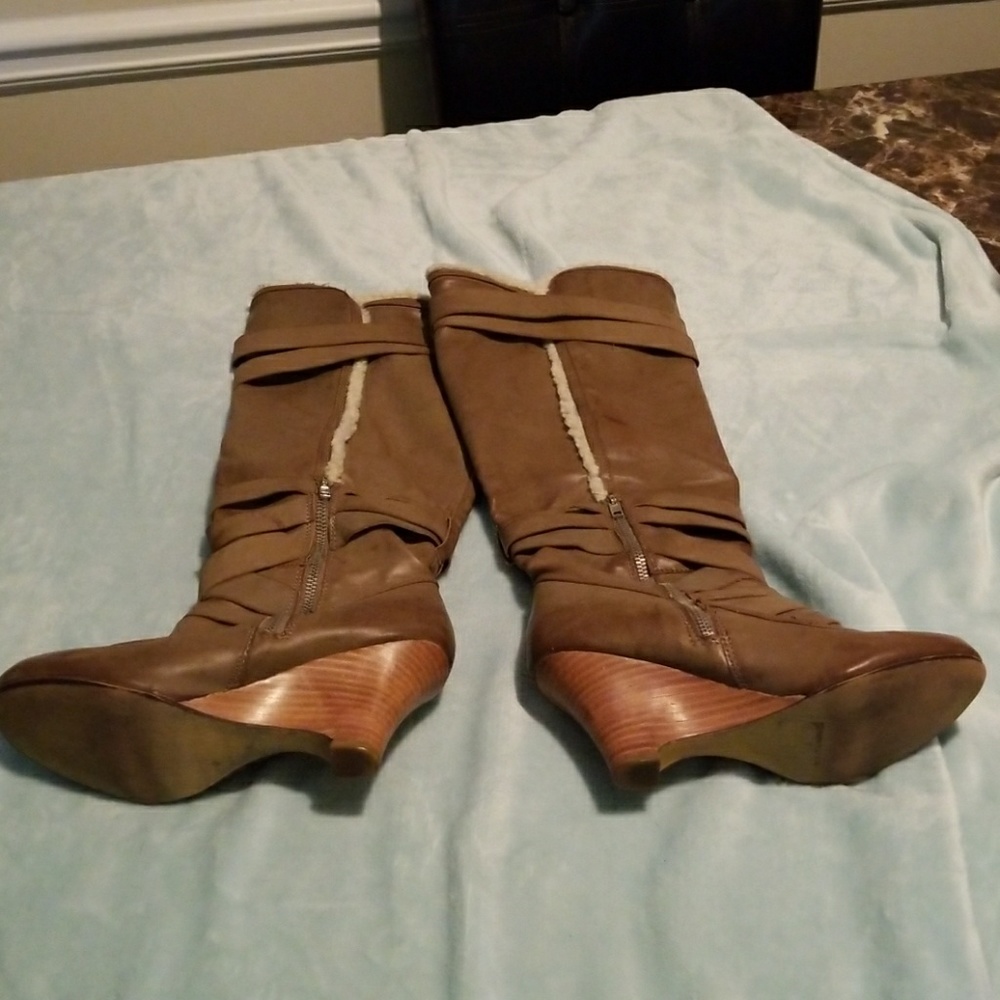 Shoes - Picture 2 of 5