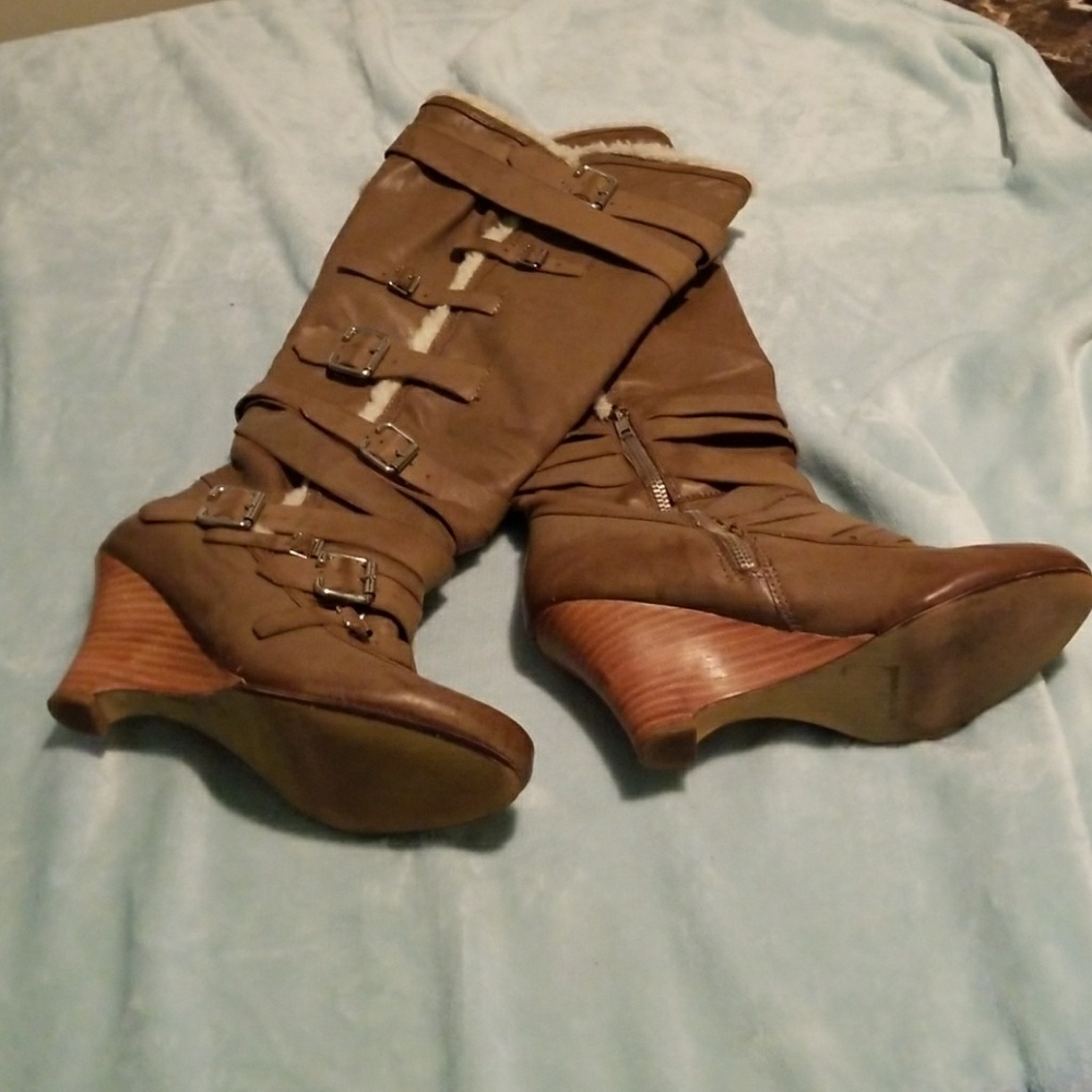 Shoes - Picture 3 of 5