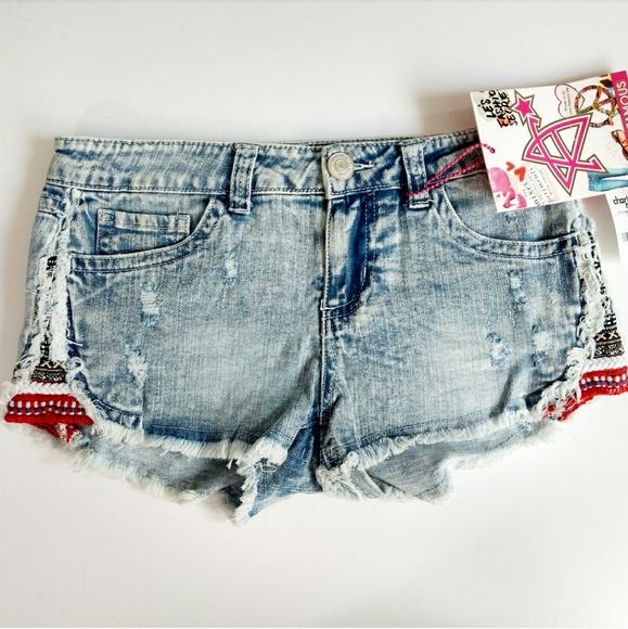 Charlotte Russe Pants - SALE! NWT CHARLOTTE RUSSE EMBROIDERED DENIM SHORTS
