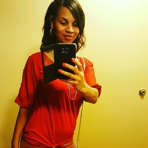 Meet your Posher, Alisha