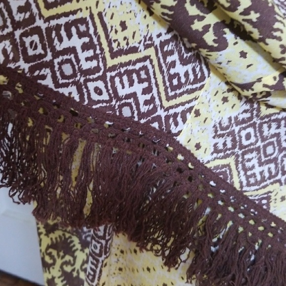 C Shawl - Picture 3 of 6