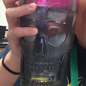 Meet your Posher, Raven