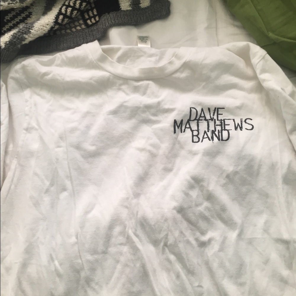Vintage Dave Matthews band shirt.