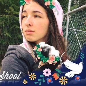 Meet your Posher, Cecile