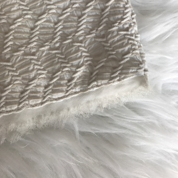 Anthropologie ivory and gold detail tank XS - Picture 4 of 4