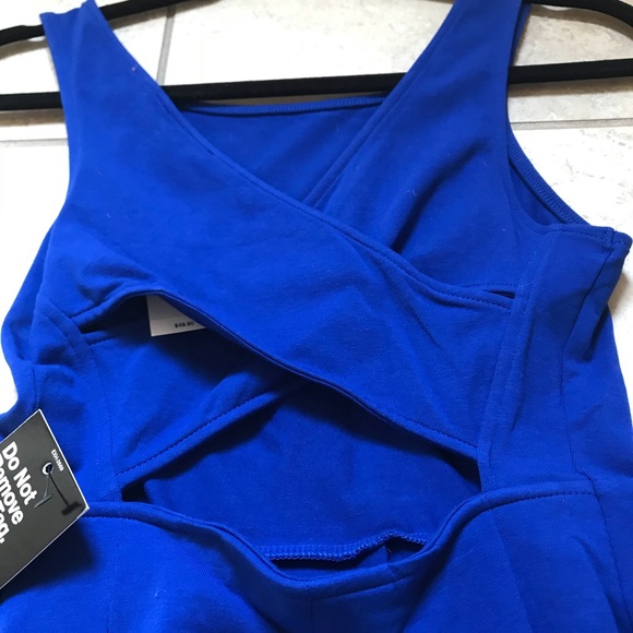 Express Crisscross Skater Dress - Picture 5 of 8