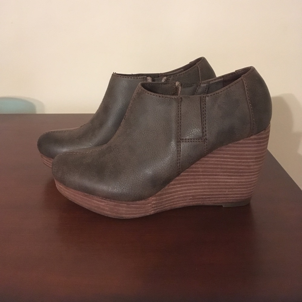 Dr. Scholls brown wedges size 7.5