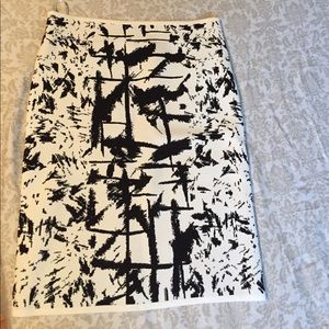 NWOT BCBG bodycon skirt-white-black