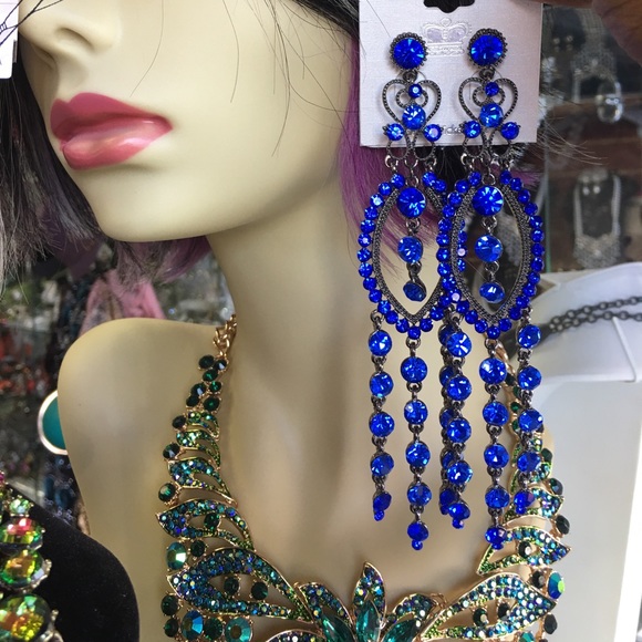 Crystal Dangle Chandelier Earring/Blue - Picture 3 of 3