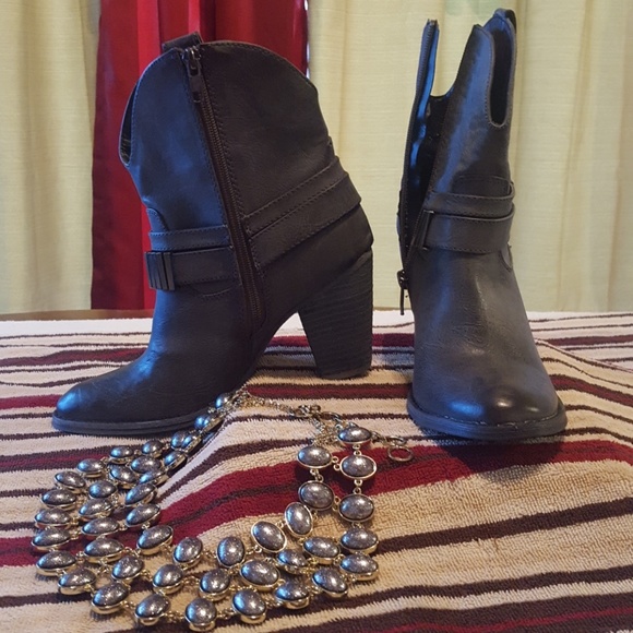 Very Volatile Shoes - Gray Ankle Cowboy Boot