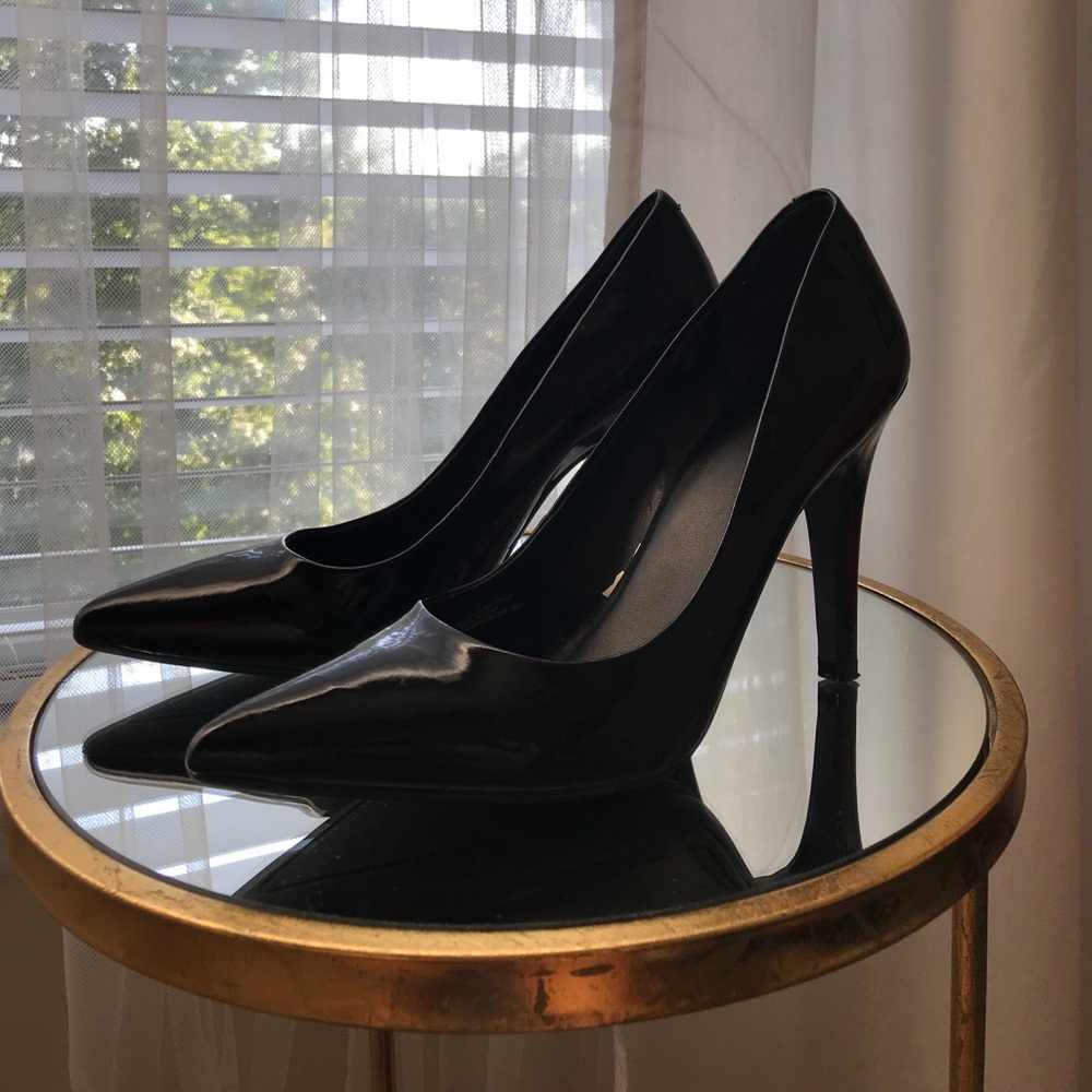 Mossimo Pointed Toe Pumps