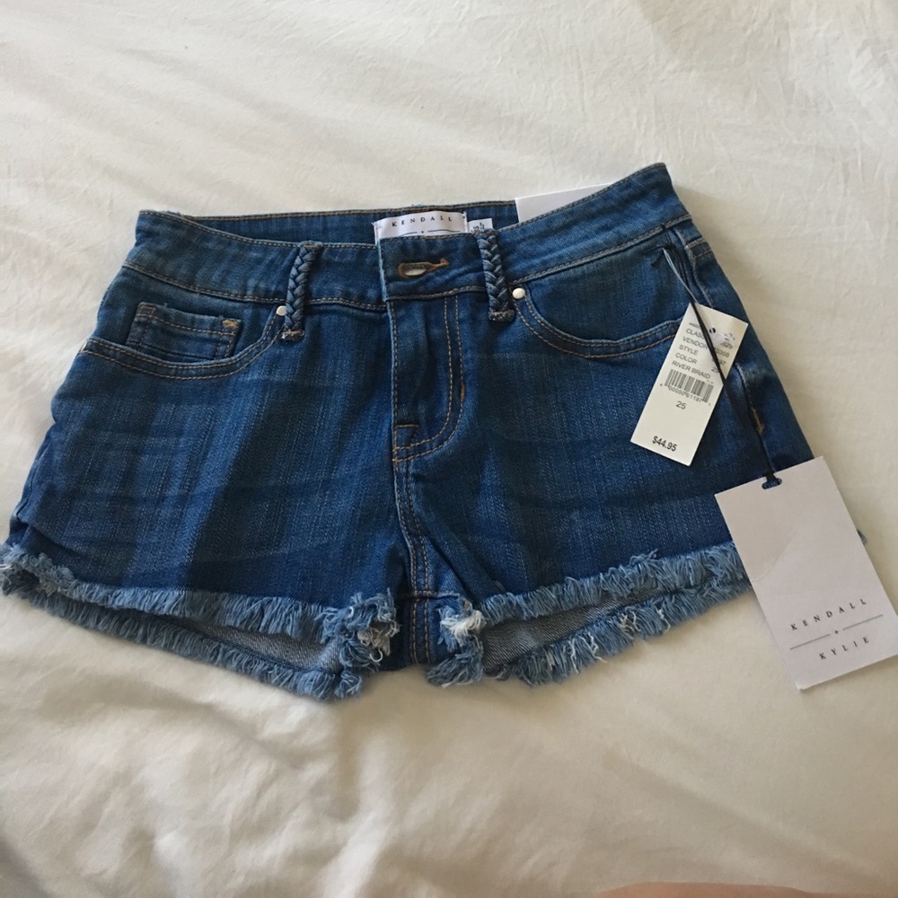 Kendal and Kylie NEW short