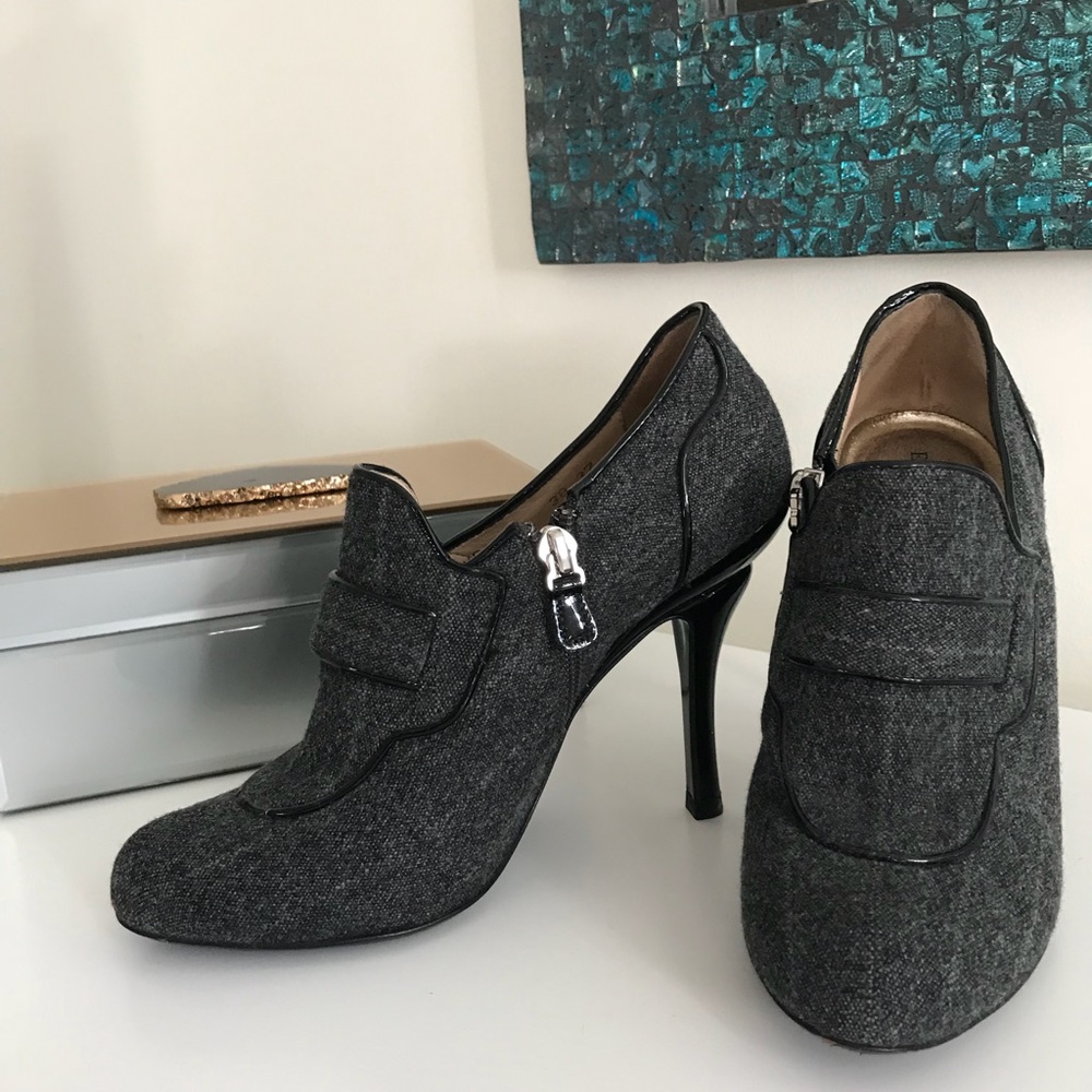 🌟SALE🌟Emporio Armani Tweed shoes. Size 37.