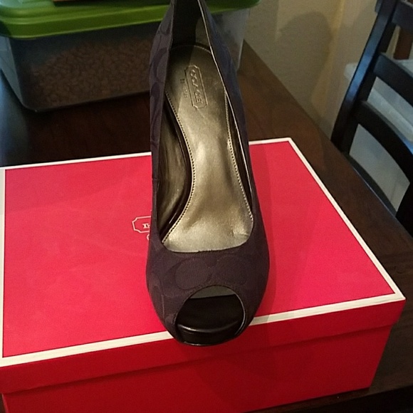 1/4
COACH Aldis women AUTHENTIC LEATHER -FABRIC - Picture 2 of 3