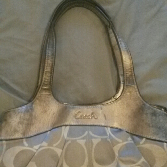Authentic Coach Maggie Purse - Picture 3 of 7