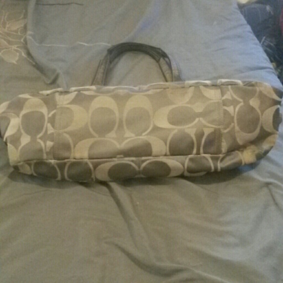 Authentic Coach Maggie Purse - Picture 4 of 7