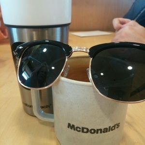 Meet your Posher, Becky