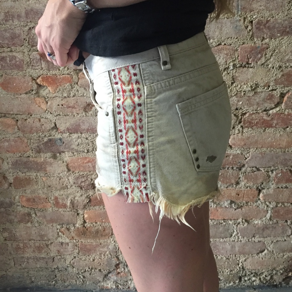 ❌SOLD❌ Zara Trafaluc Frayed Boho Denim Shorts