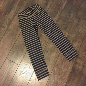 American Eagle Stripped Capri Leggings