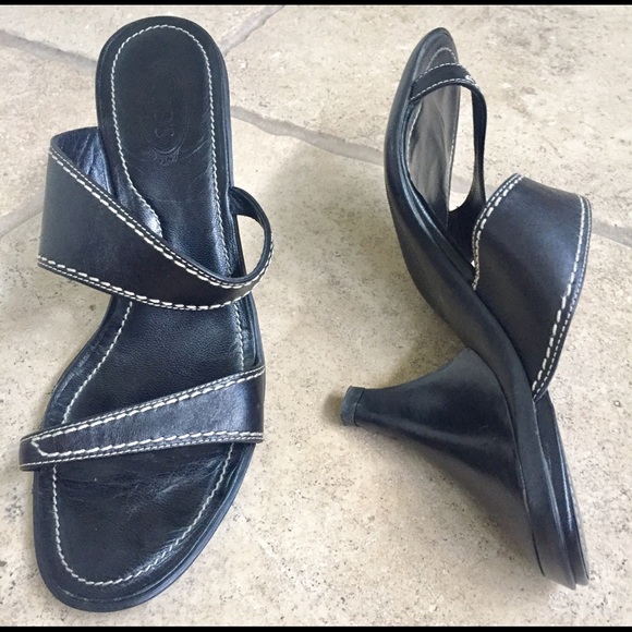 Tod's Strappy Heel - Picture 3 of 3