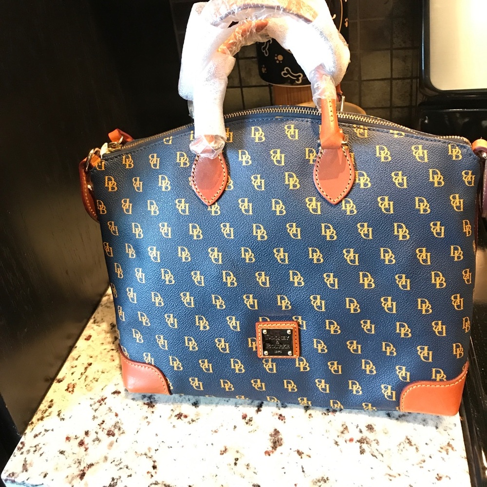 NWOT-Beautiful Dooney &Bourke