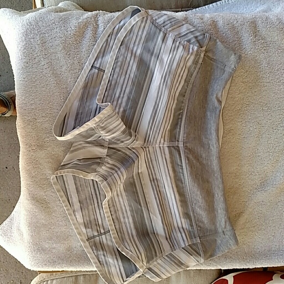 Speed shorts size 4 Fossil Stripe and White. - Picture 2 of 8