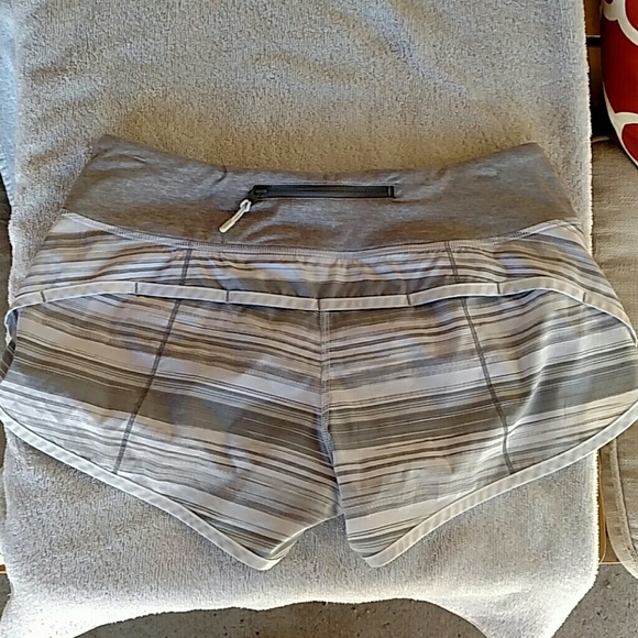 Speed shorts size 4 Fossil Stripe and White. - Picture 3 of 8
