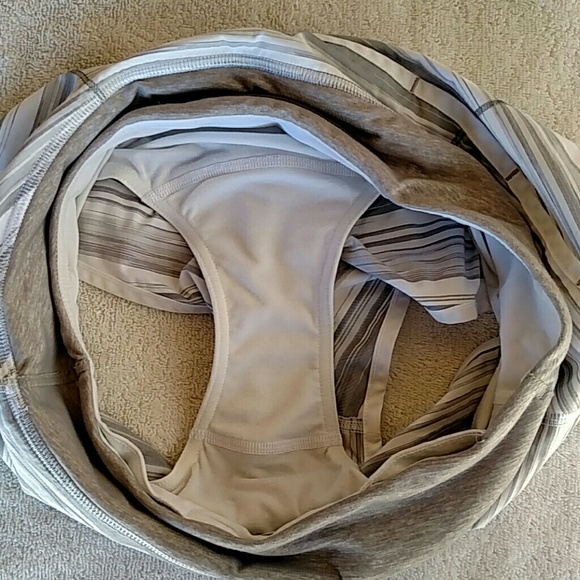 Speed shorts size 4 Fossil Stripe and White. - Picture 5 of 8