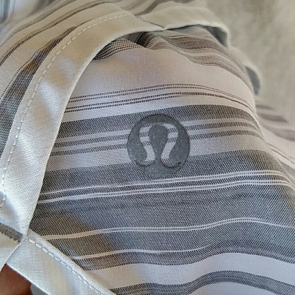 Speed shorts size 4 Fossil Stripe and White. - Picture 6 of 8