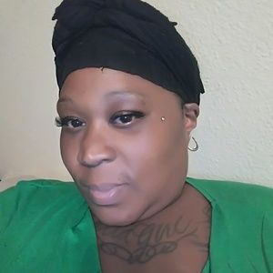 Meet your Posher, Dionne