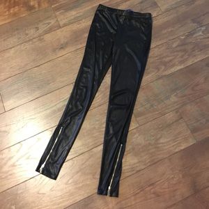 Shiny Black Zipper Leggings