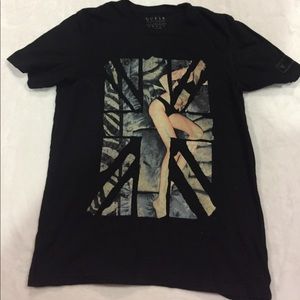 guess graphic t
