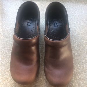 Dansko professional brown clog size 38