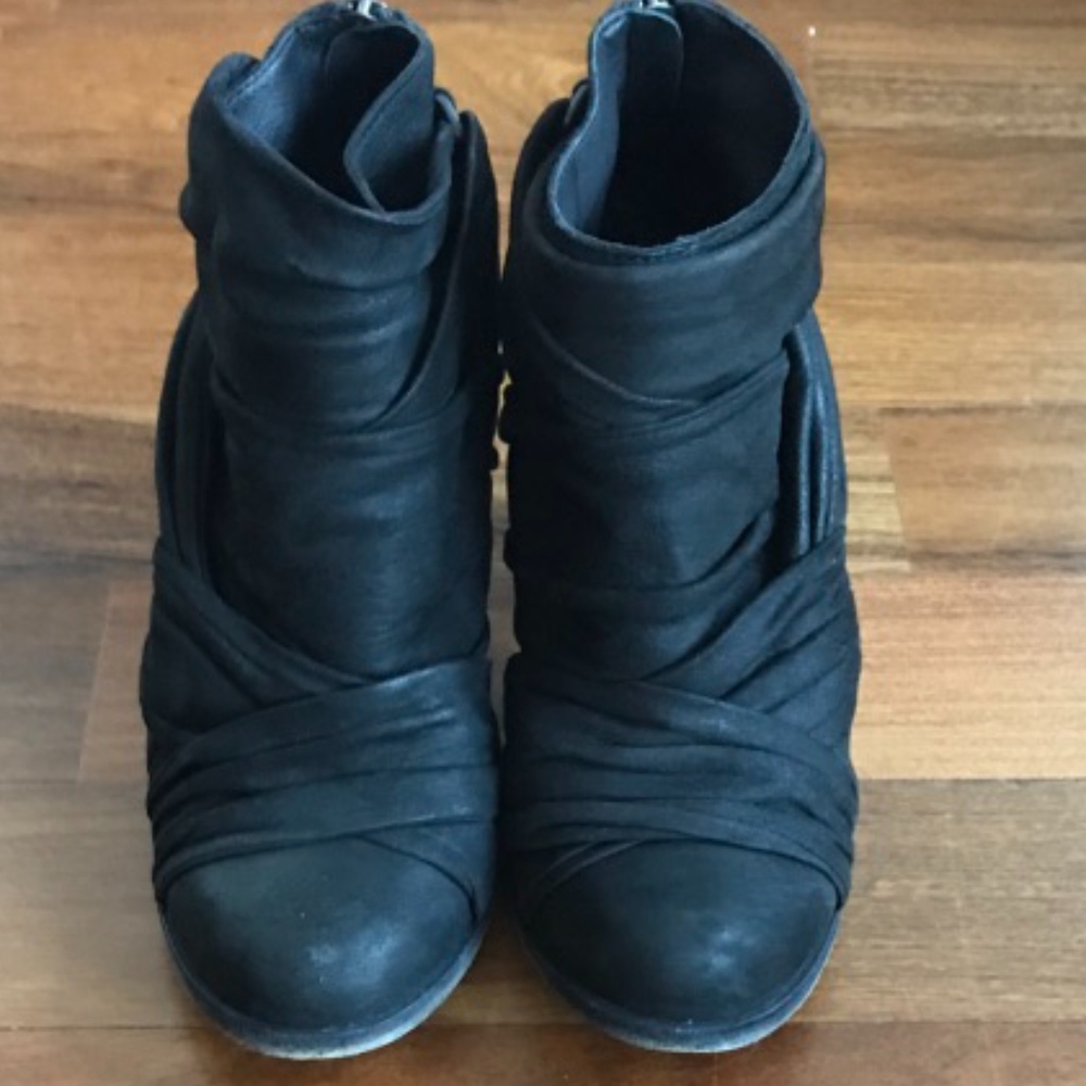LD Tuttle Black Bandage Ankle Boots sold out 6.5 - Picture 3 of 7