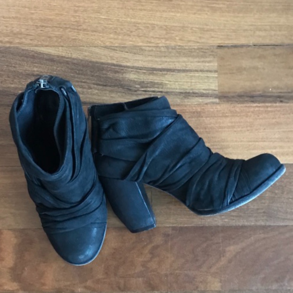 LD Tuttle Black Bandage Ankle Boots sold out 6.5 - Picture 2 of 7