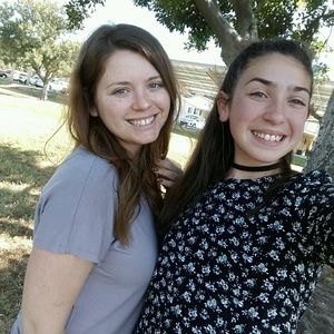 Meet your Posher, Caitlin